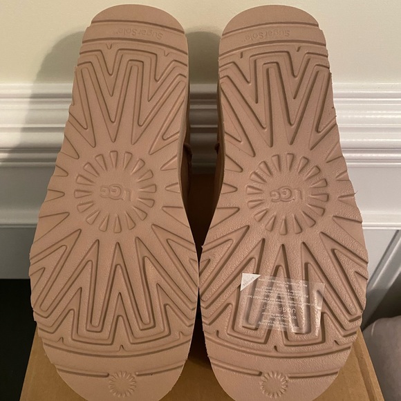Brand new in box UGG Ultra Mini Platform- Driftwood Ships out same or next - Picture 9 of 16